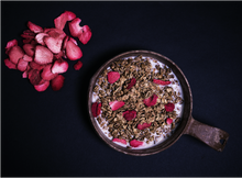 Load image into Gallery viewer, Tactical Foodpack Crunchy Muesli with Strawberries 125g
